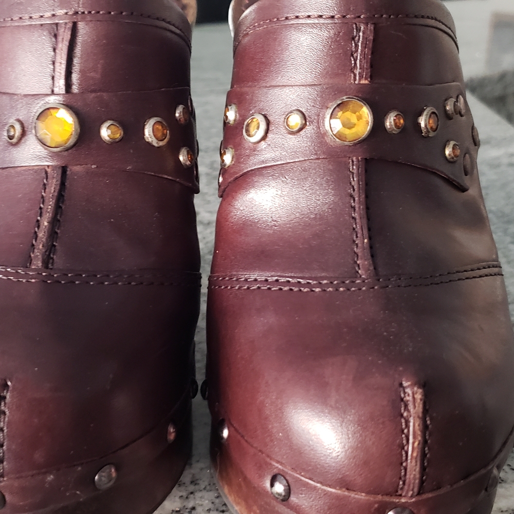 Skechers Brown Leather Studded Clogs